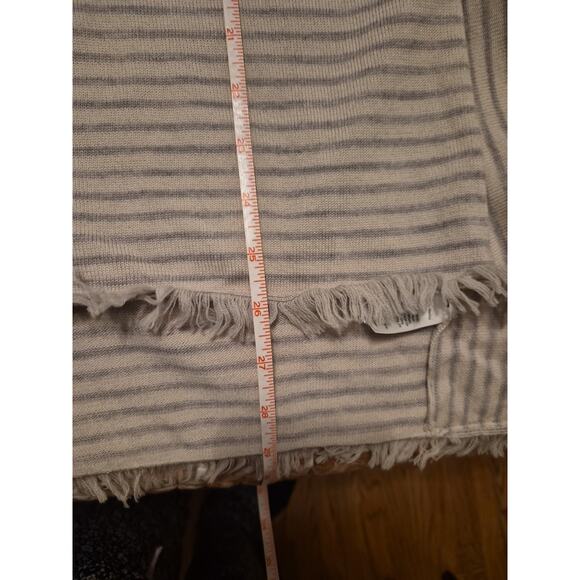 Vineyard Vines Merino Wool Fringe Poncho Cape Women's size M/L‎ - Picture 4 of 5